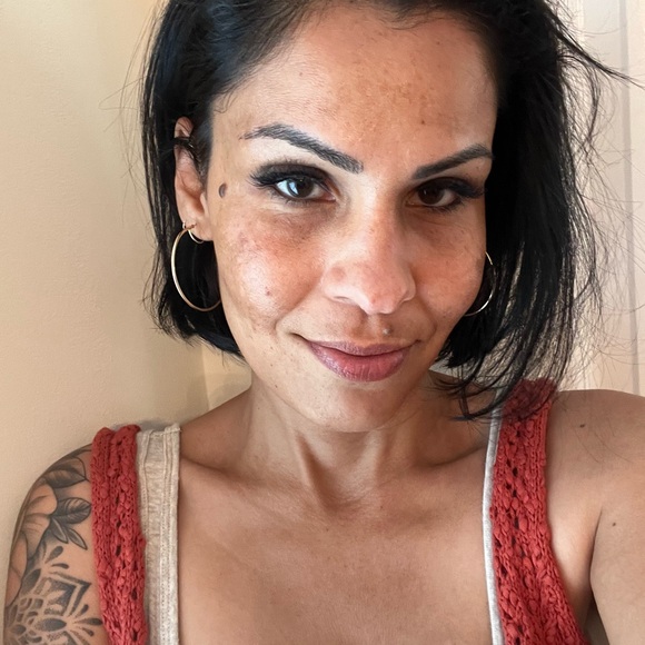 Meet your Posher, Leslie - Picture 1 of 13